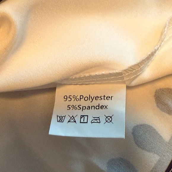 NWOT Elegant Women’s Black & White Floral Long Sleeves Blouse Large No Stretch - Picture 5 of 12